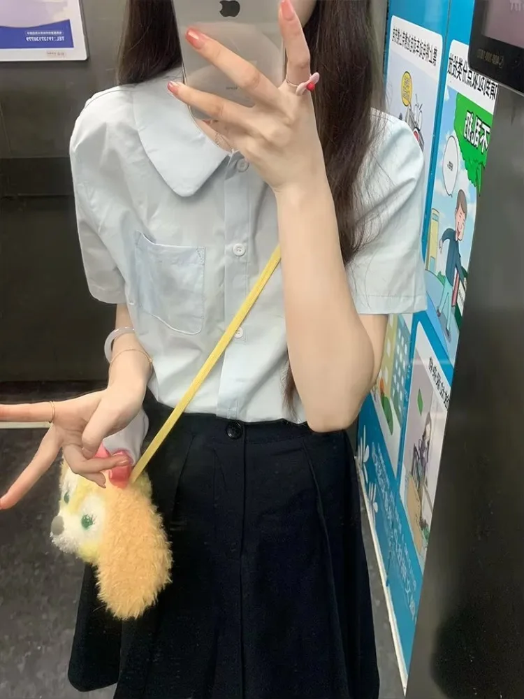 

Синяя рубашка в студенческом стиле, женская летняя новинка 2025, милая универсальная рубашка с кукольным воротником, базовый топ, уменьшающий возраст