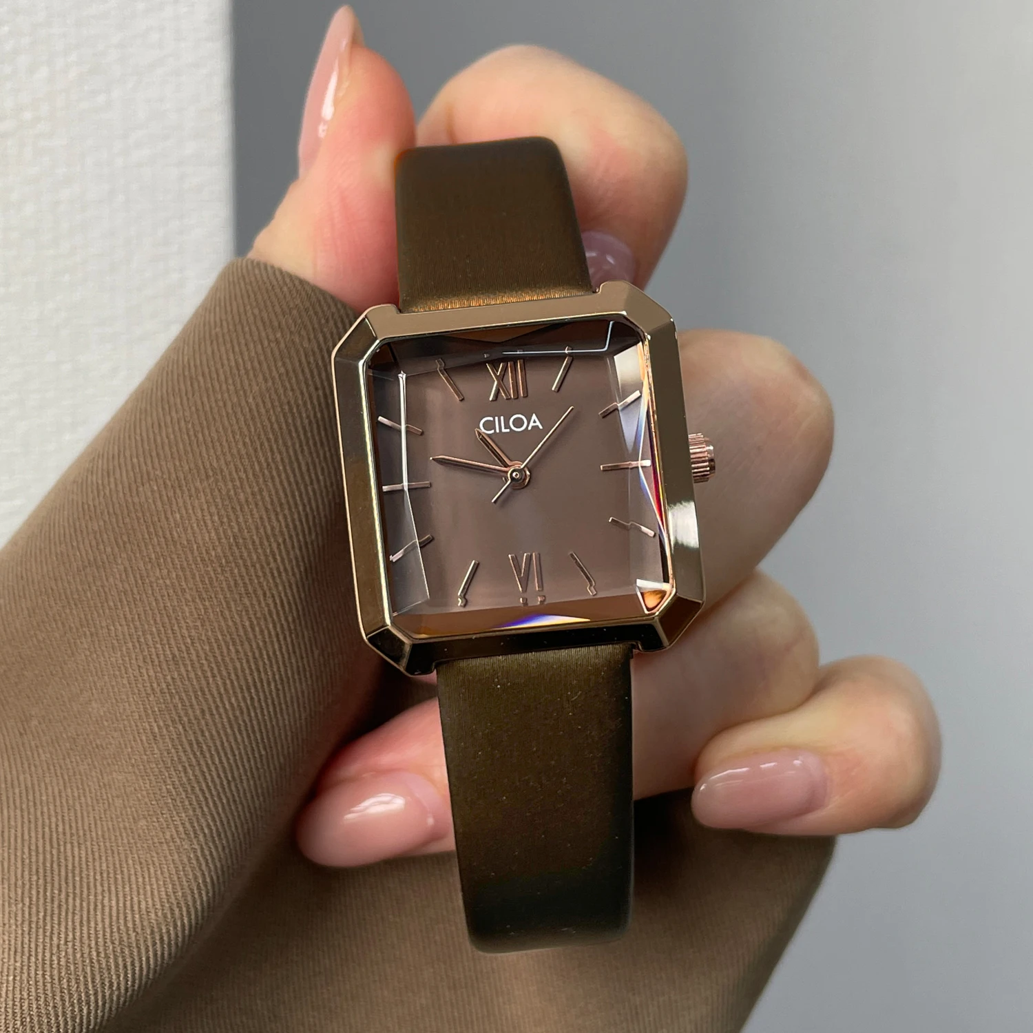 

CILOA Square Brown Watch for Women, High Quality, Small and Small, Small, Christmas Gift for Girlfriend, Waterproof Quartz Watch