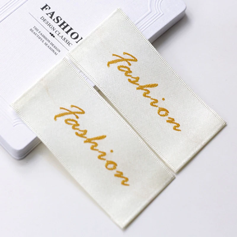 

Wooden Shuttle Machine Soft And Delic Garment Woven Label/Tag/Customized Clothing Embroidered Labels/Logo/Satin /Silk Printing