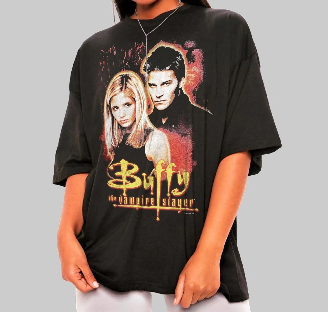 Camiseta gráfica vintage Buffy The Vampire Slayer, camiseta Buffy & Angel Frankenstein, camiseta popular de monstruo retro Y2K de Halloween