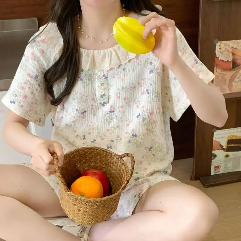 

Женский пижамный комплект, модная домашняя одежда с цветочным принтом, с круглым вырезом, кружевом и короткими рукавами, удобная летняя домашняя одежда для студентов, для общежития