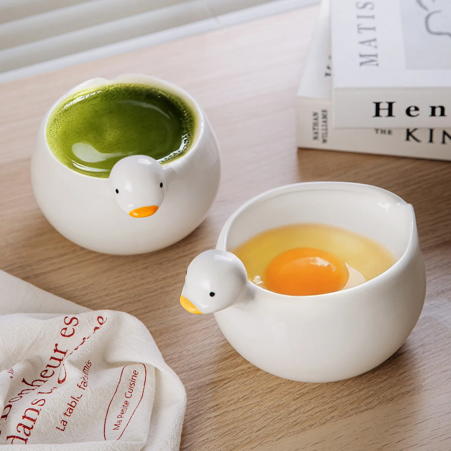 Cute Duck Shaped Ceramic Bowl with Pouring Spout, Creative Baking & Egg Mixing Bowl, Multi-Purpose Salad Bowl for Home & Kitchen