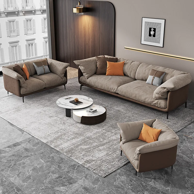 Italienisches Stoffsofa mit leichter Luxustechnologie