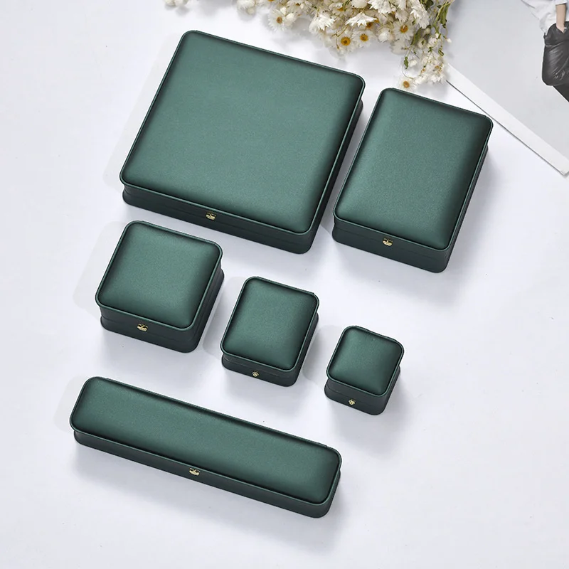 1szt 8.5x7.2x3.5cm PU Korona Przycisk Wisiorek Pudełko na biżuterię Biżuteria Prezent Wisiorek Naszyjnik Opakowanie Ucho Pudełko na biżuterię w magazynie — zdjęcie 3