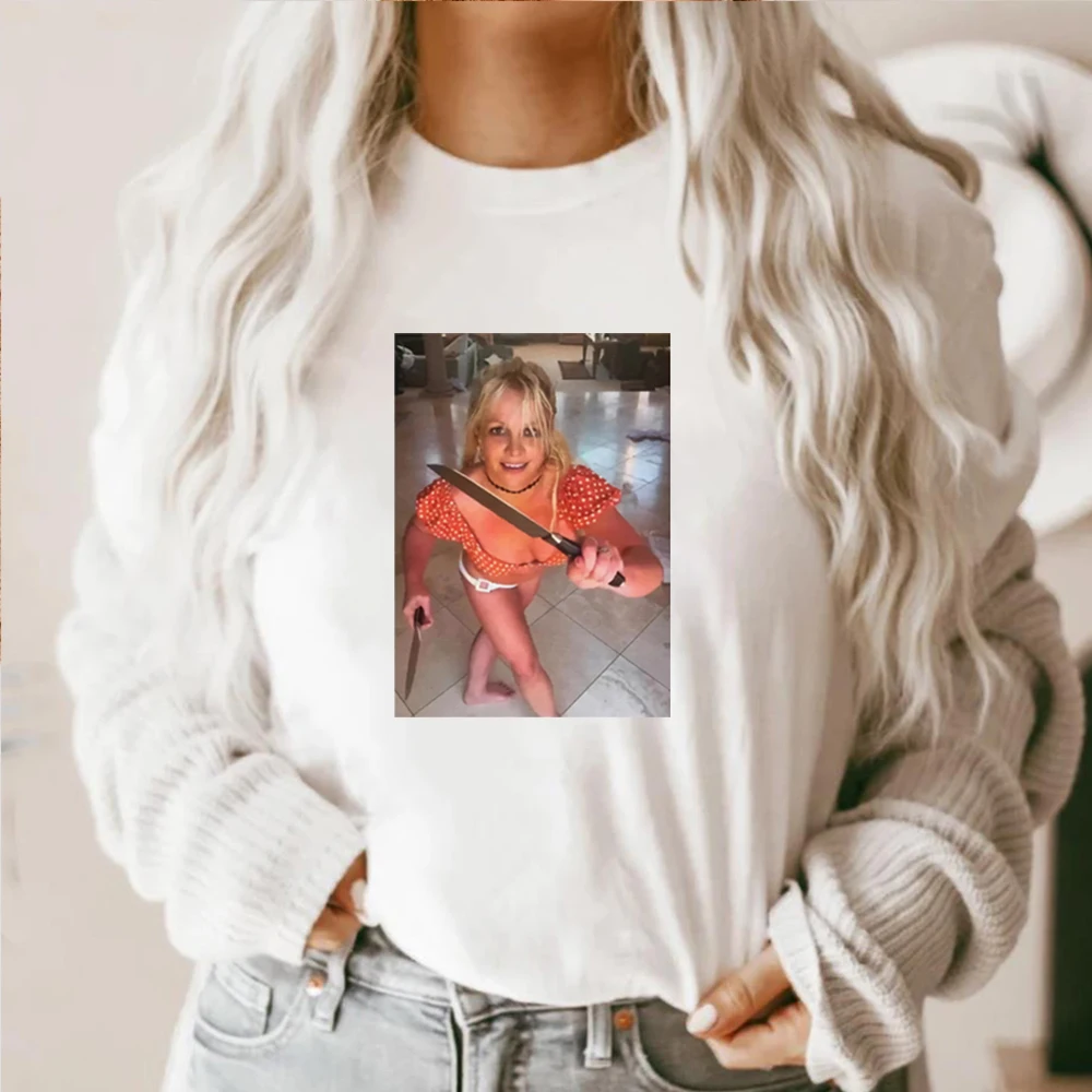 Britney Spears Dances While Holding Knives shirt Funny Harajuku print shirt Women\'s crew neck Britney merch shirt concert tee