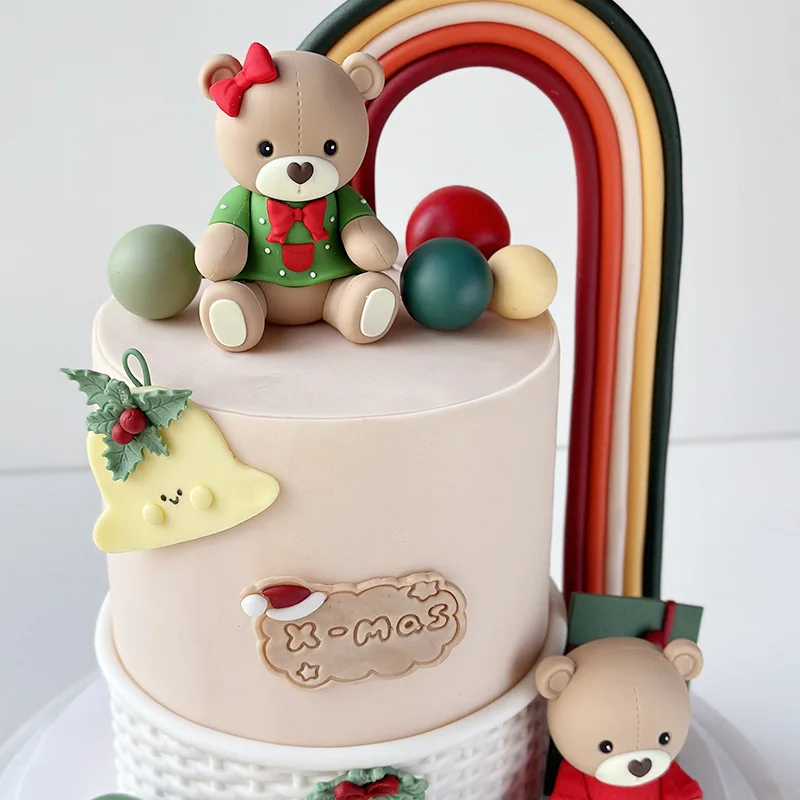 Weihnachtsbär-Kuchenaufsatz, roter Pullover, grünes Hemd mit Regenbogenbogen, Geschenkbox für Urlaub, Party, Kuchendekorationen, Puppenornament – Detail 3
