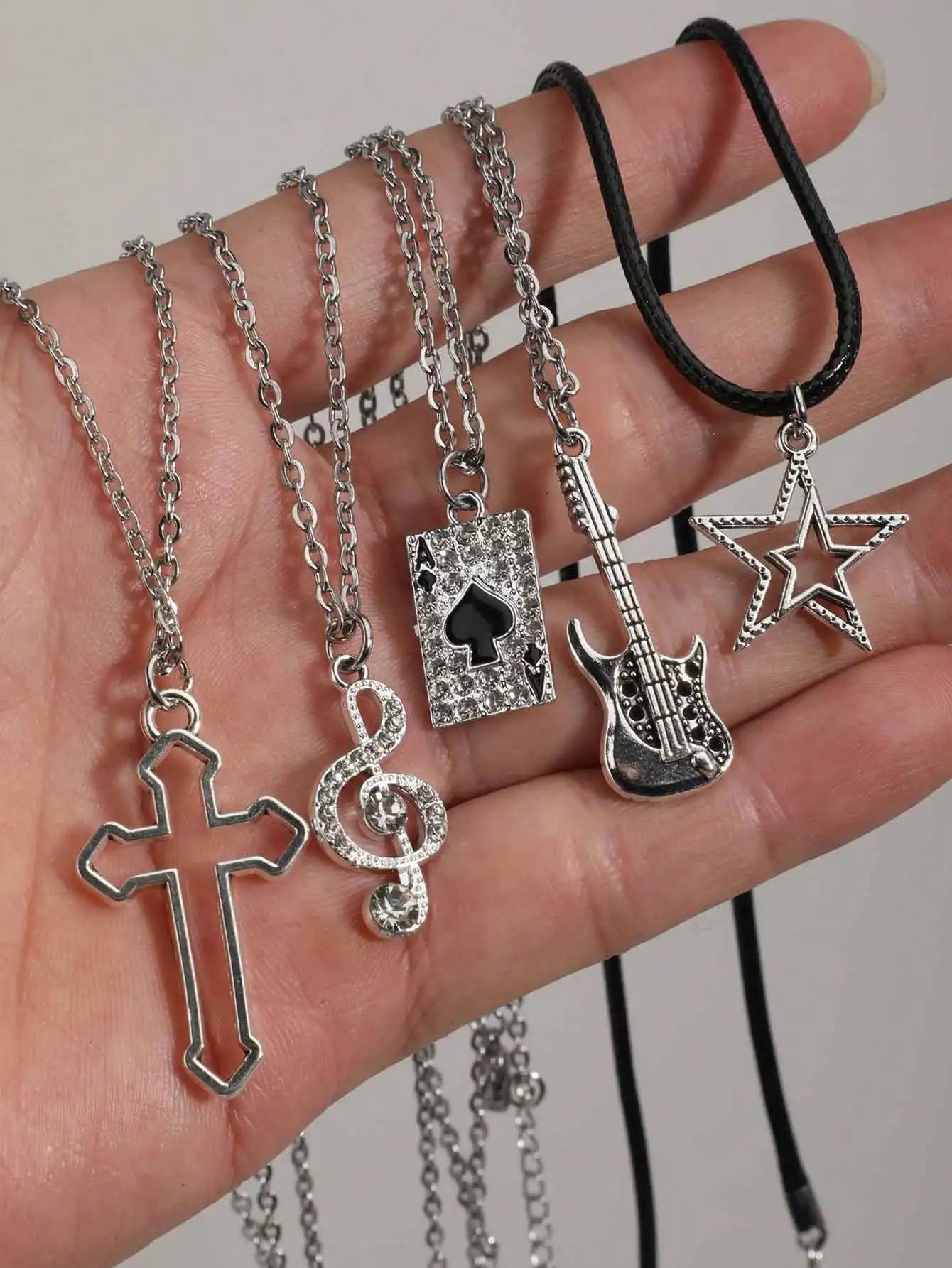 5pcs/Set Vintage Gothic Cross, Thorn Rose, Heart, Melting Cross, Star, Guitar, Music Note, Diamond Spade A Poker Pendant Necklac