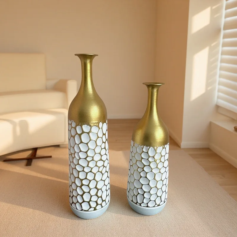 European retro vase two-piece set, handmade three-dimensional hammer pattern metal flower ware, home living room soft flower pot