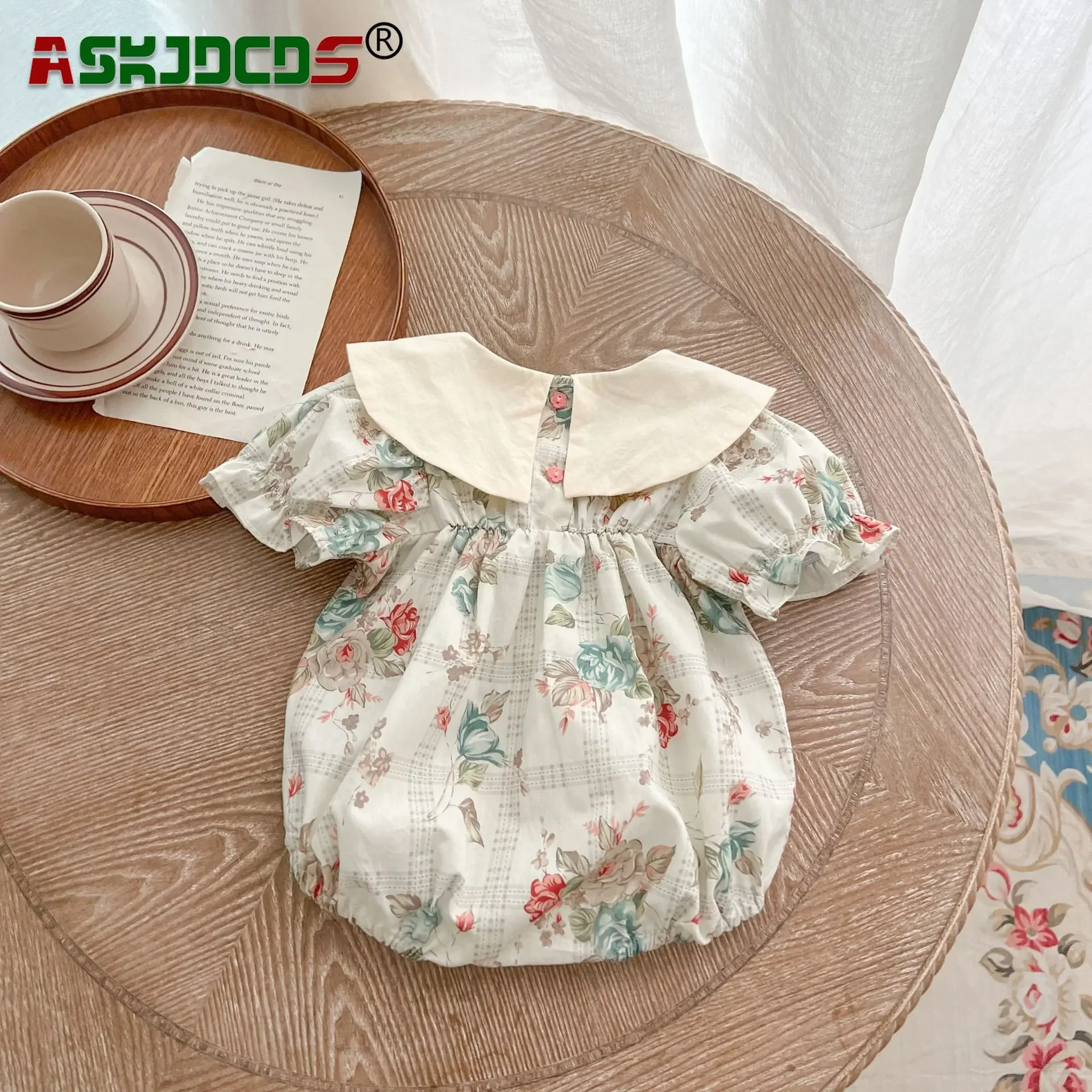 

2024 New Infant Cotton Bodysuits In Summer Newborn Baby Girls Short Sleeve Embroidery Flower Ruffles Retro Outwear Clothing Kid