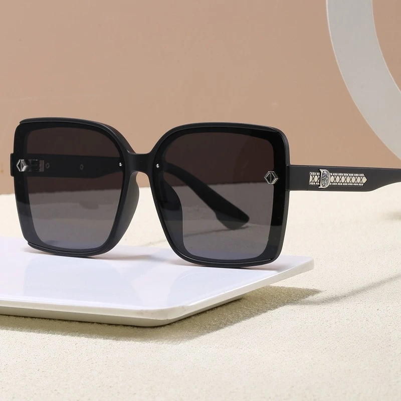 

​​2025 New Square Sunglasses Women, UV400 Polarized Slimming for Driving & Office, Street Style Oversized​​