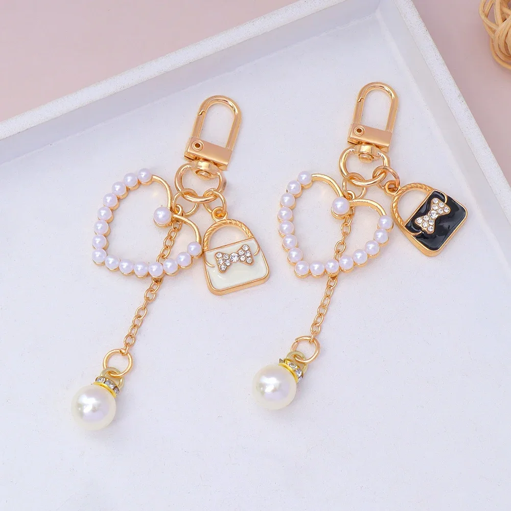 Luxury Pearl Keychain Elegant Love Heart Handbag Pendant Key Chain for Bag Charms Purse Earphone Case Ornament Women DIY Jewelry