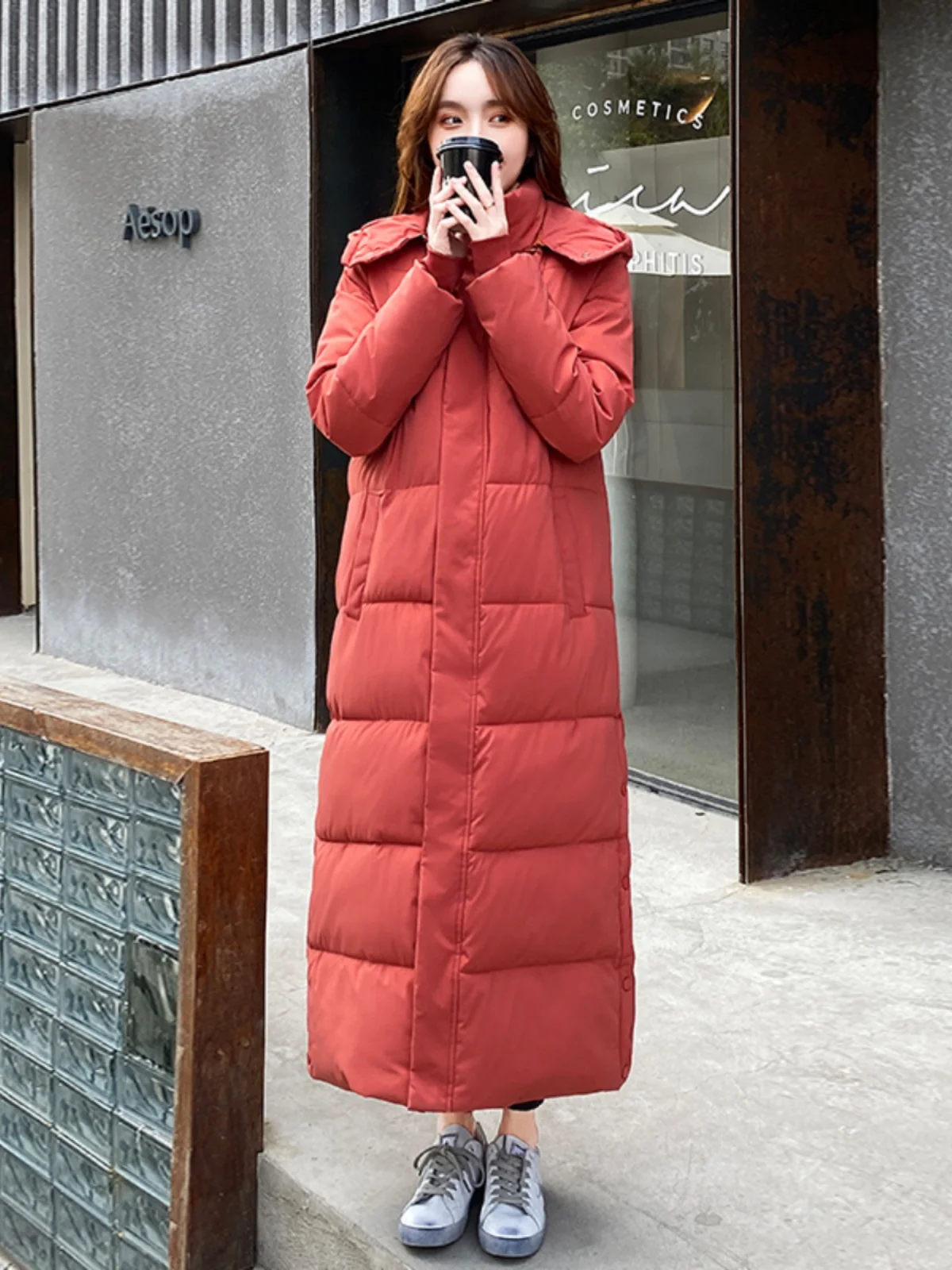 Roupas femininas acolchoadas de algodão espessadas, casacos longos e soltos, jaquetas acima do joelho, novos modelos populares, inverno