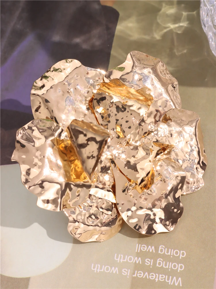 HUANZHI Gold Plated Vintage Irregular Geometric Exaggerated Large Flower Stud Earrings for Women Girls Jewelry Gifts 2024 Trend