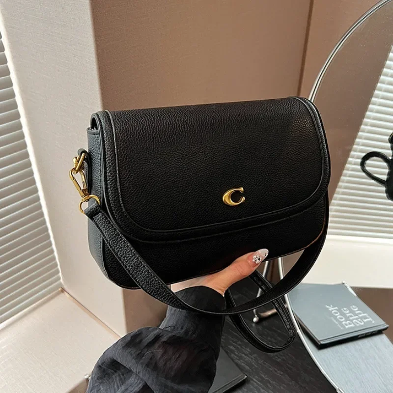 2025 New High-end Women's Shoulder Messenger Bags: Exuding Temperament, Versatile Retro Flip Small Square Designs