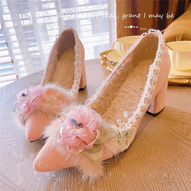 

Fashion Warm Plush Women High Heels Winter Shoes Lolita Style 3D Floral Sexy Pumps Pointed Toe Furry Wedding Party Dress Shoes