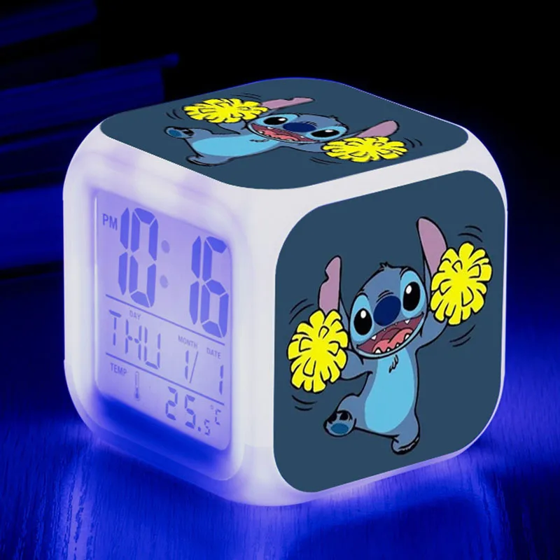 นาฬิกา Disney Lilo & Stitch LED ลายการ์ตูนสุดสร้างสรรค์สำหรับเด็กสีสันสดใสนาฬิกาตกแต่งโต๊ะข้างเตียงเด็กหญิงเด็กชาย