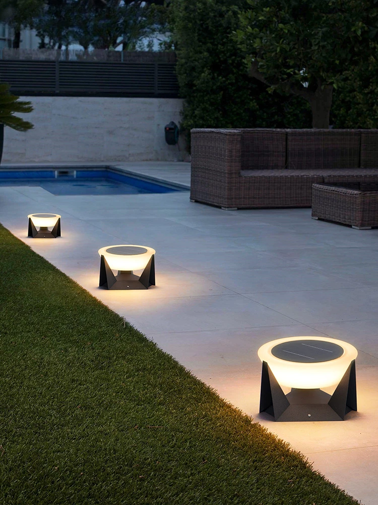 

Column head lamp, solar wall lamp, lawn light, outdoor villa gate pillar lamp, courtyard landscaping, garden light