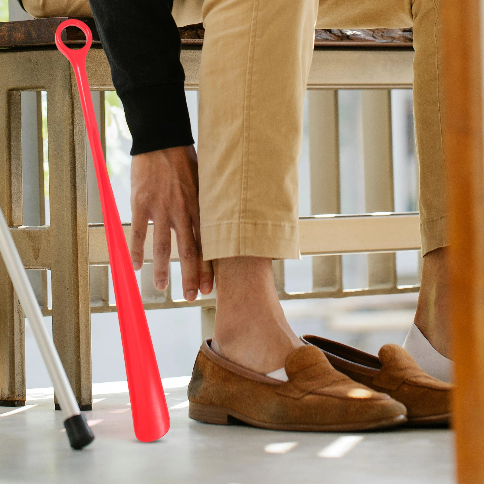 

4 Pcs Plastic Shoe Horns Long Handle Tool for Easy Maneuver Ergonomic Design Durable Use Random Color Men Women