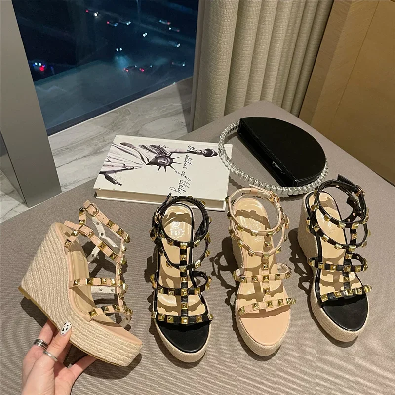 Rivet Wedges Women Sandalias Open Toe Ankle Buckle Strap Ladies Platform Wedges Sandals Pumps Roman Rattan Grass Woven Shoes