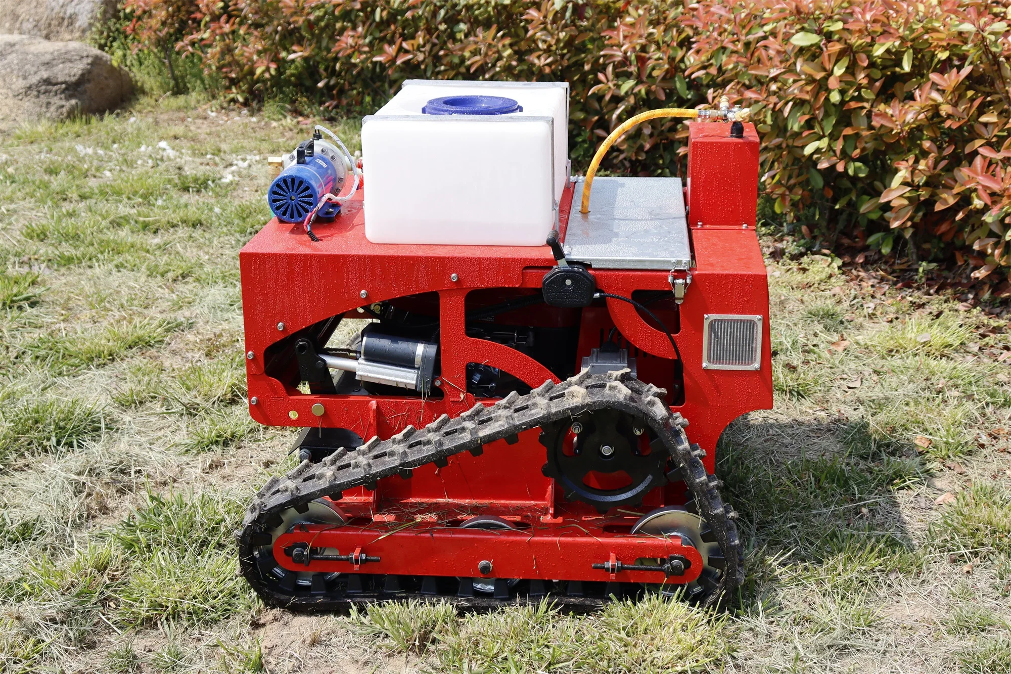 7.5마력 550mm 농업 및 임업 원격 제어 잔디깎이 (자체 정원 농장용)