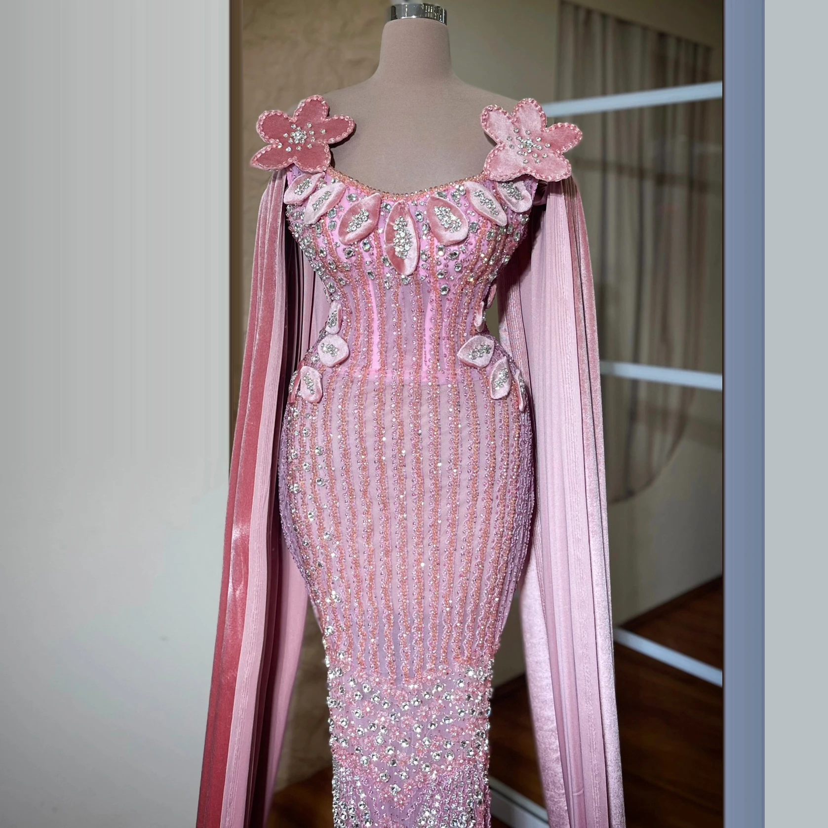 Luxury Customized 3D Flower Prom Dresses With Cape Sleeve V Neck Prom Evening Gowns Robe De Soiree