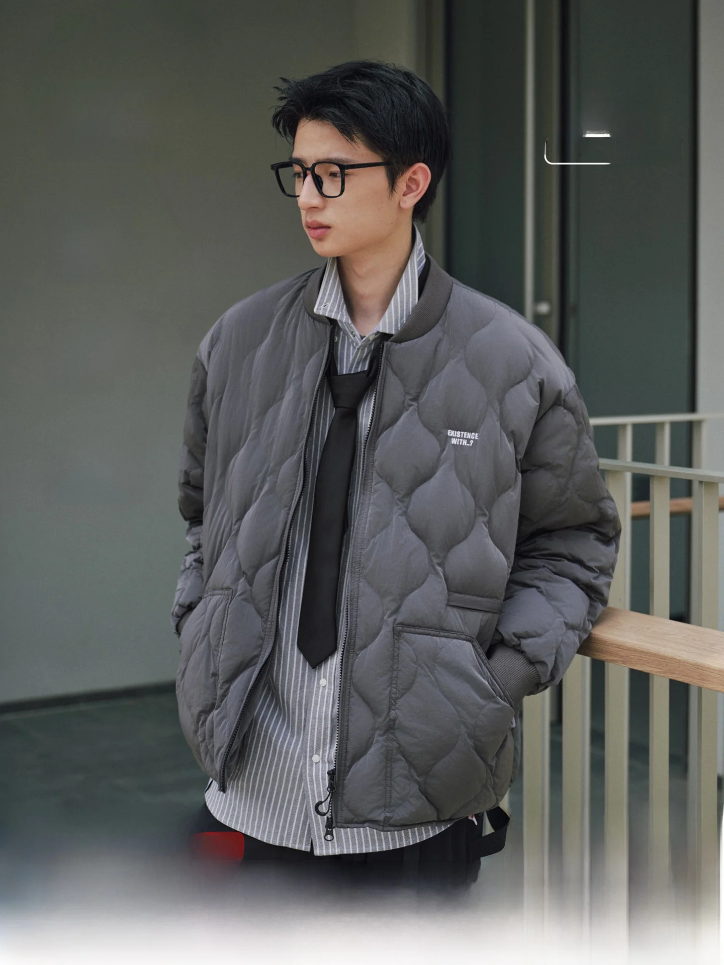 

Lightweight Metal Nylon Diamond Grid Men's down Jacket Inner Core Warmth Restick 700FP Duck down Jacket Outdoor Daily Wear