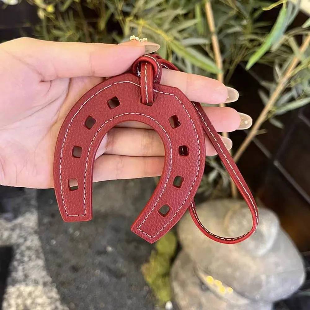 Simple Horseshoe Pendant Simple Casual Key Chain Pendant Fashion PU Leather Horse Hoof Purse handbags Holder Accessories Women