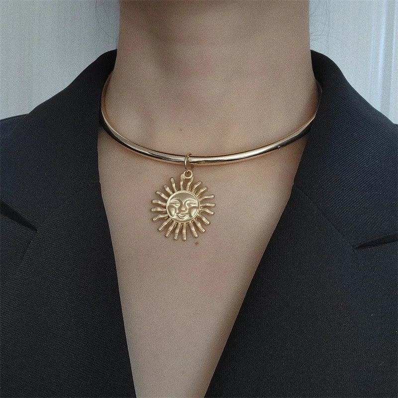 1PC Bohemia Vintage Metal Sun Moon Smile Necklace Choker For Women Punk Gothic Gold Color Sun Face Necklace Jewelry