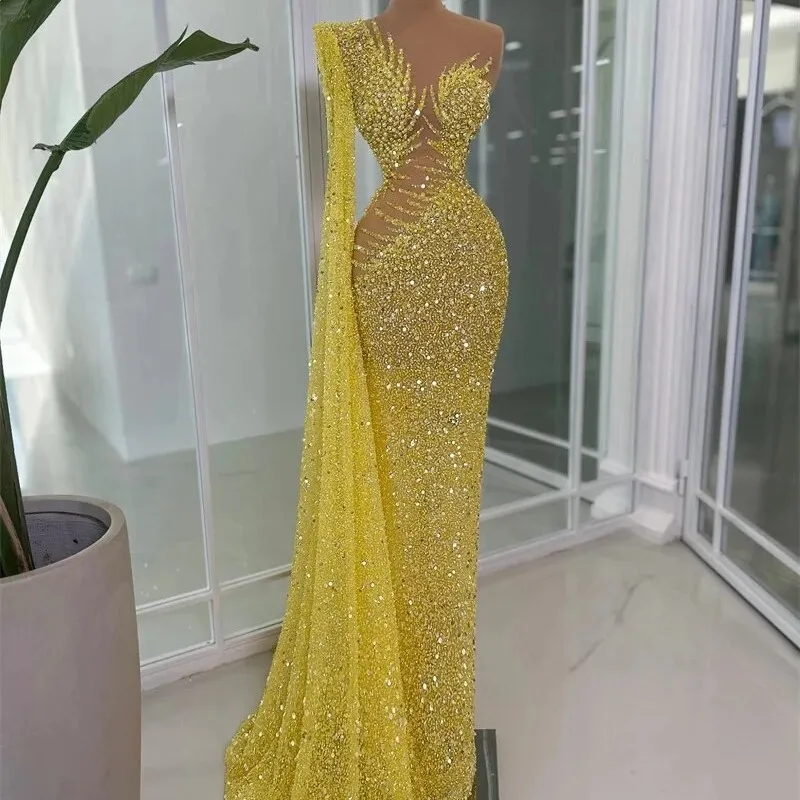 Fashionable one-shoulder yellow beaded sequined long-sleeved dress for performance and party occasions
