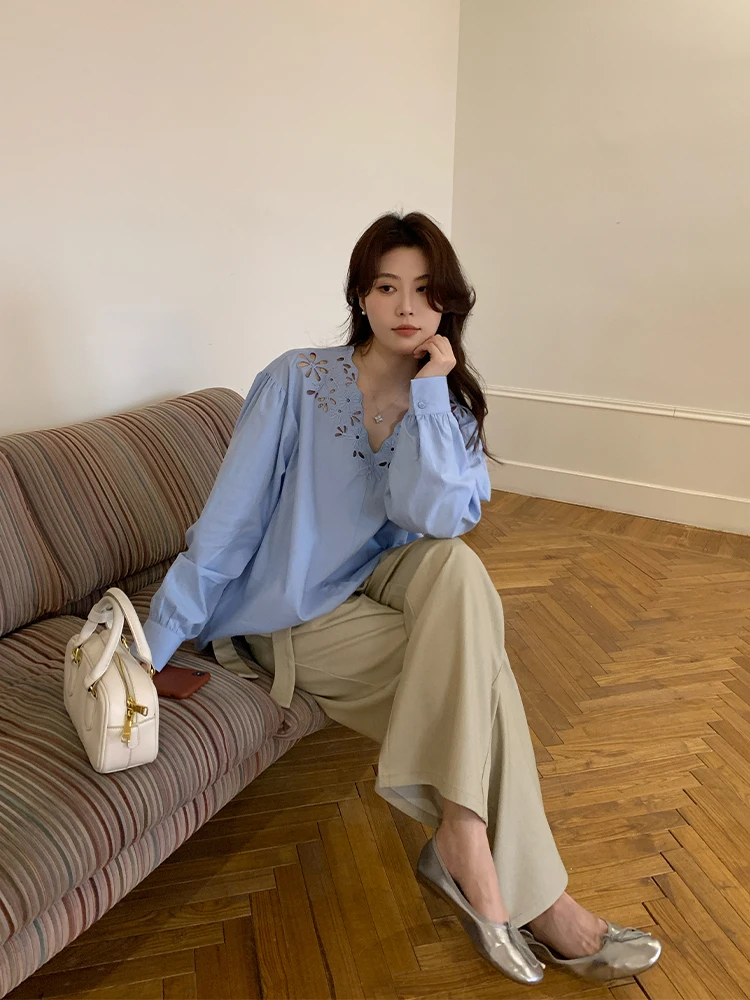 

NAZ Large Size V-Ne Hollow Embroidery irt Spring New Sle French Sle Loose Fit Breathable Long Sve Women's Top