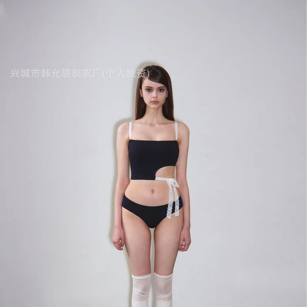 

Ретро контрастный цвет бикини в корейском стиле Pure Desire с узлом-бабочкой пляжный отдых купальник без бретелек Холтер с разрезом дизайн