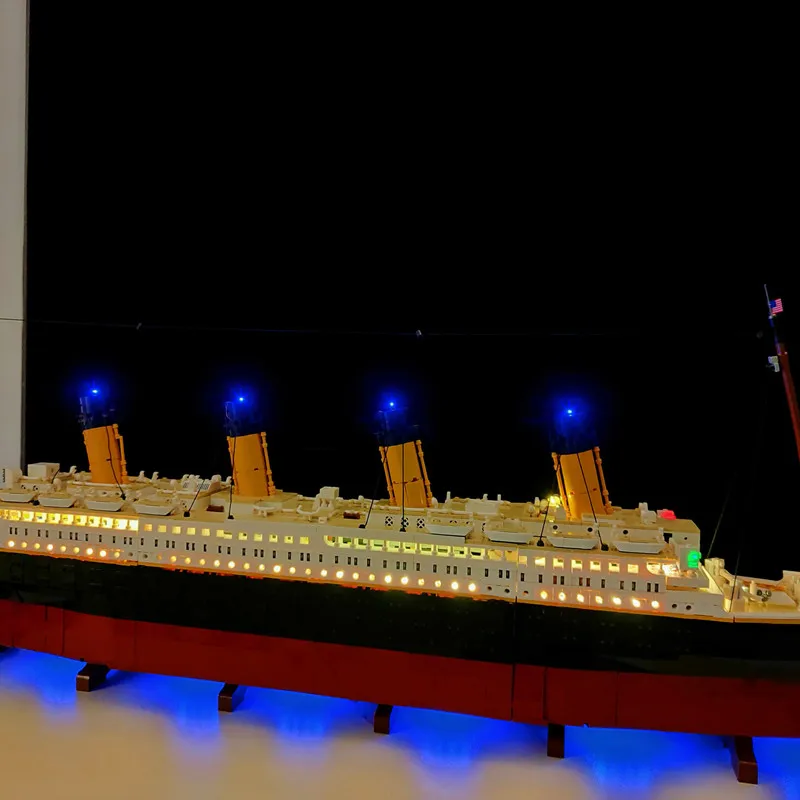 Комплект-светодиодных-фонарей-подходящий-для-декоративной-лампы-building-blocks-titanic-10294-модель-кирпичей-не-входит-в-комплект