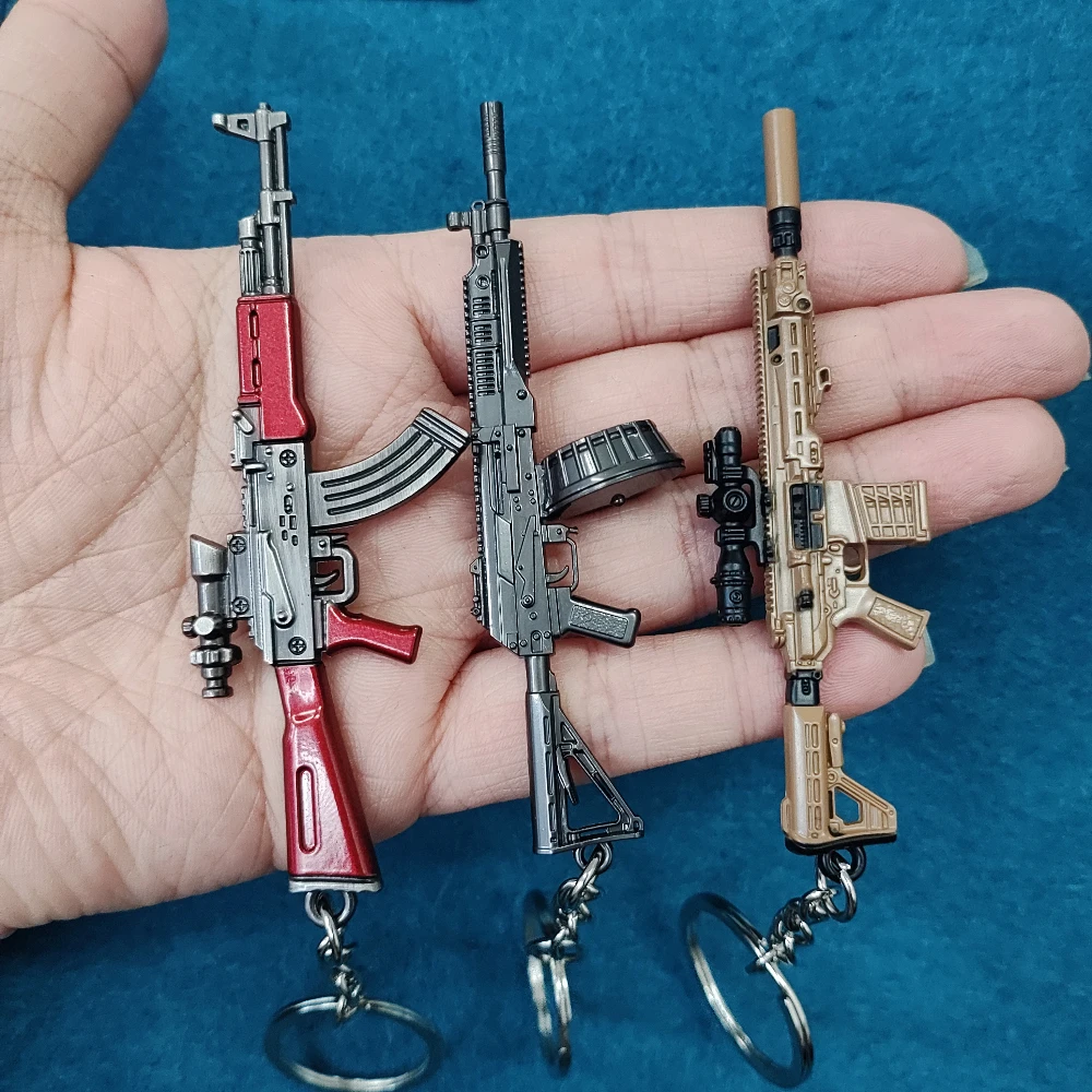 In Miniatura QBZ95 Fucile AK47 Pistola Modello In Lega PRK16 Pistola Giocattolo Portachiavi Borsa Ciondolo Ornamenti Giocattolo Per Bambini Regalo Di Compleanno