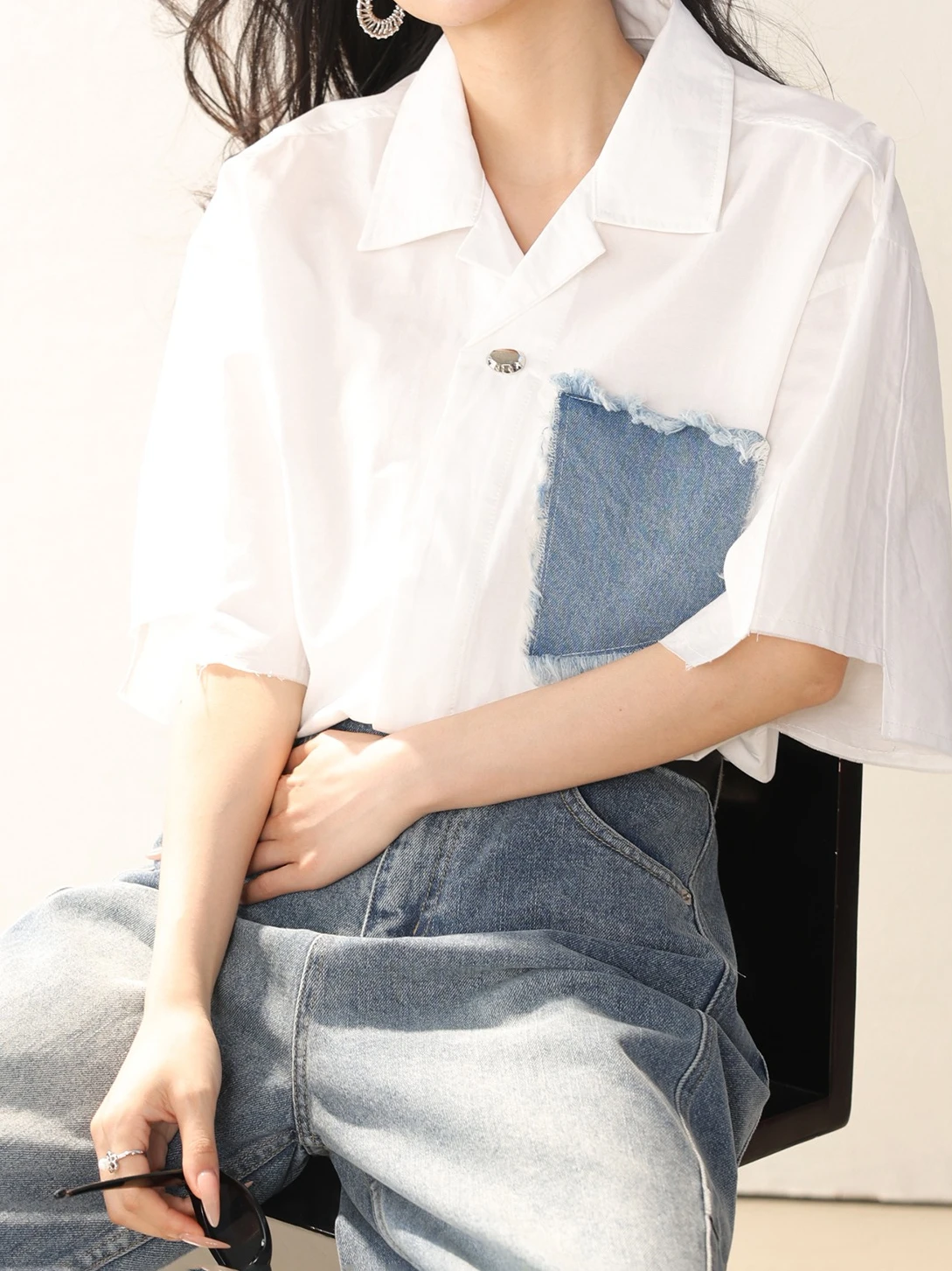 

2026 New Korean Style Color-block Denim Spliced Raw Edge Pocket White Shirt Summer Women's Retro Loose Versatile Casual Top