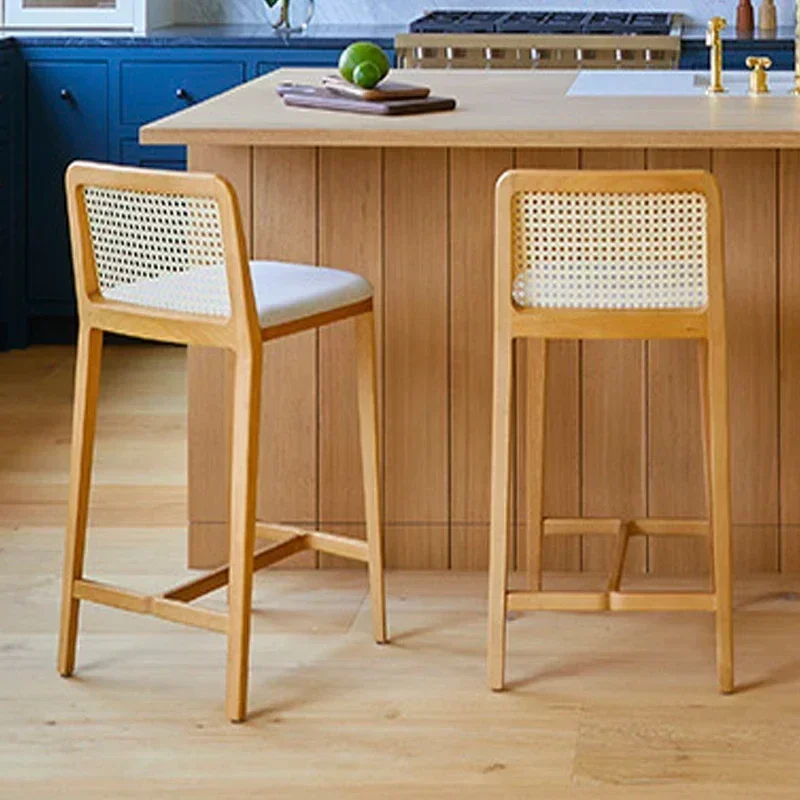 Silla de Bar nórdica de madera maciza, sillas de Bar de lujo ligeras y minimalistas para el hogar, respaldos tejidos de ratán, taburetes altos, muebles