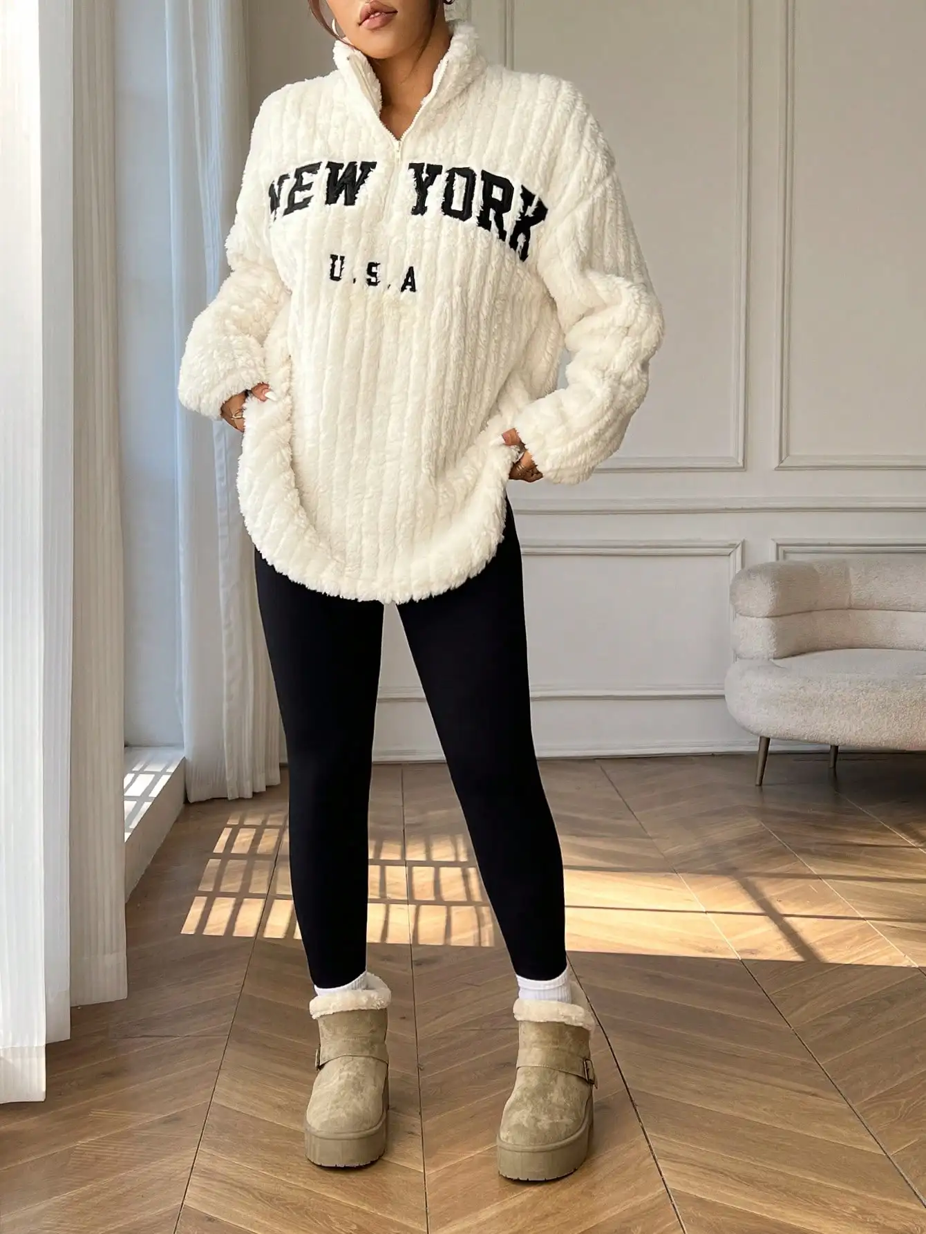 

Женский комплект из плюшевого флисового свитера на молнии и леггинсов с буквенным принтом