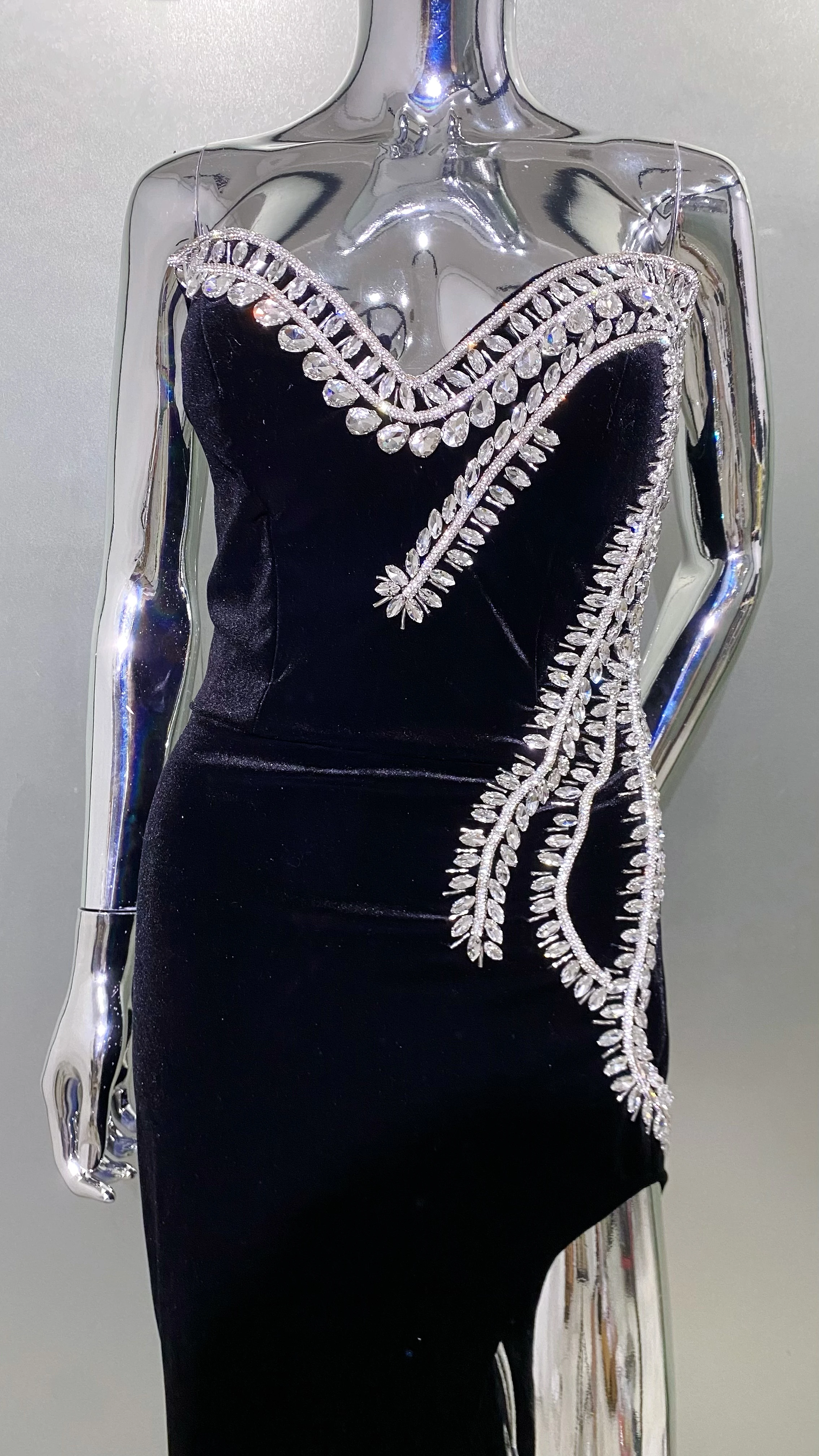 Luxury Stereoscopic Rhinestone Design HIgh Slit Strapless Floor Length Dress Graceful Woman Evening Dress Performance Costume