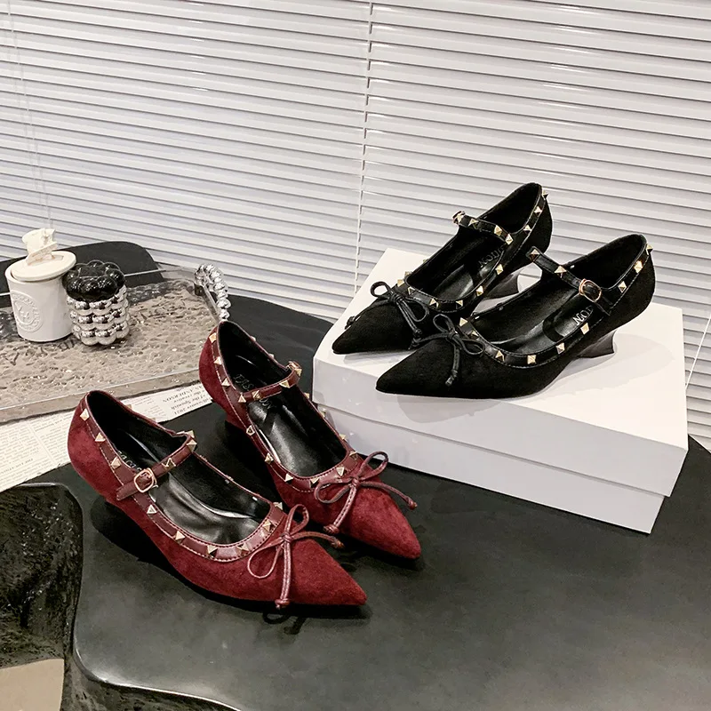 

Designer Women's Shoes Fashion Bow High Heels Single Shoe Retro Rivet High Heels Banquet Party Shoes for Women Pointed Toe Pumps