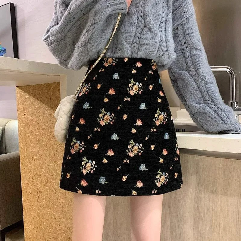 

French retro floral skirt women's spring and autumn new literary high waist slim A-line skirt anti-exposure Joker short skirt