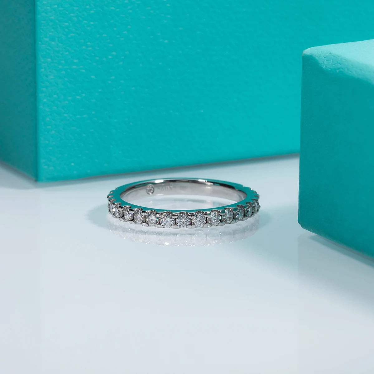 AnuJewel Großhandel 1,9MM D-Farbe Moissanit-Diamant-Bandring 18K Vergoldeter Silber-Ehering Schmuck für Frauen – Detail 3