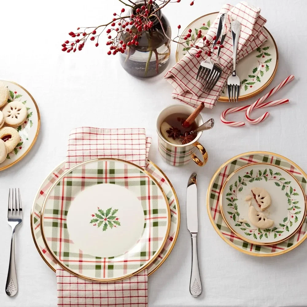 

Holiday Plaid Dinner Plate Christmas Gift Set 4 Piece Set Table Decorations Utensils for Kitchen Robots Ceramic and Pottery Bar