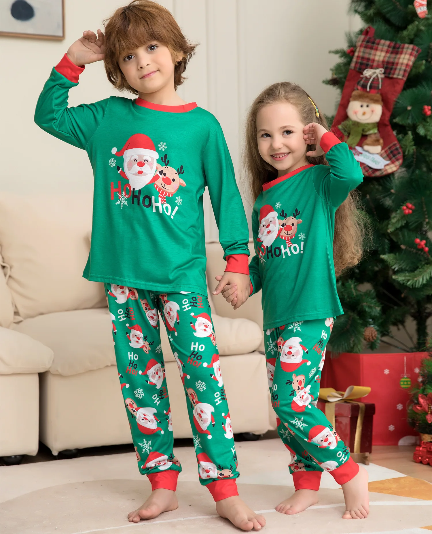 Family Matching Christmas Pajamas 2023 New Xmas Green Pajamas Santa Claus Print Dad Mommy And Me Christmas Costume Dog Clothes