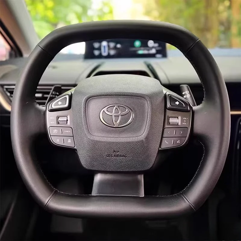 

Чехол на руль автомобиля из натуральной кожи черного цвета, сшитый вручную, для Toyota BZ3 2023-2024, автозапчасти