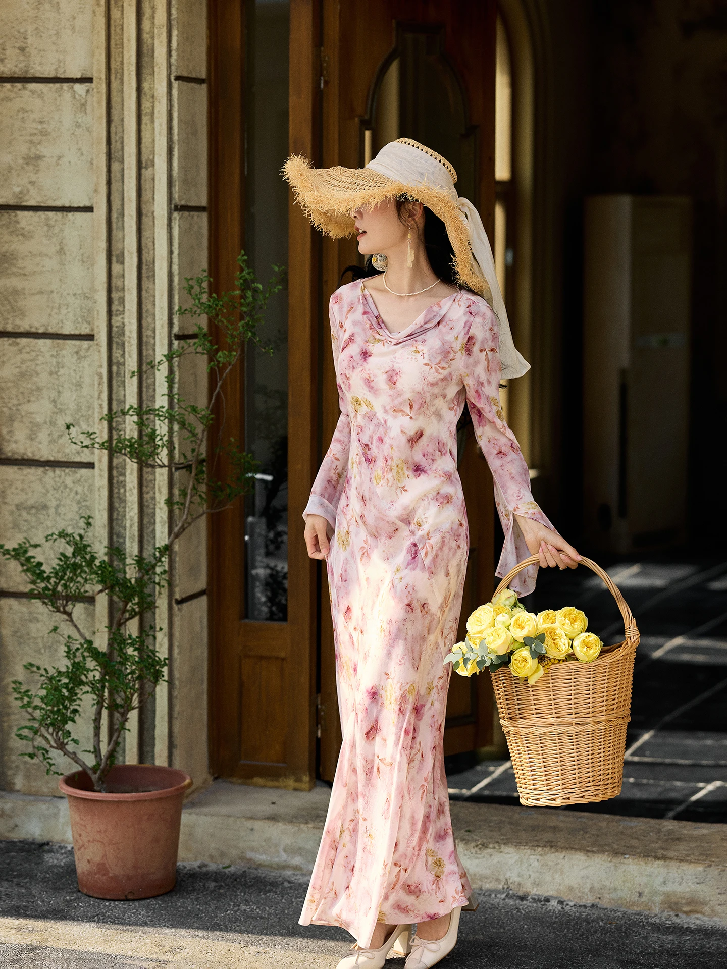 

Элегантное шелковое платье нового стиля для весны и лета, длинное, с принтом, приталенное, с асимметричным подолом, с цветочным градиентом, женское платье