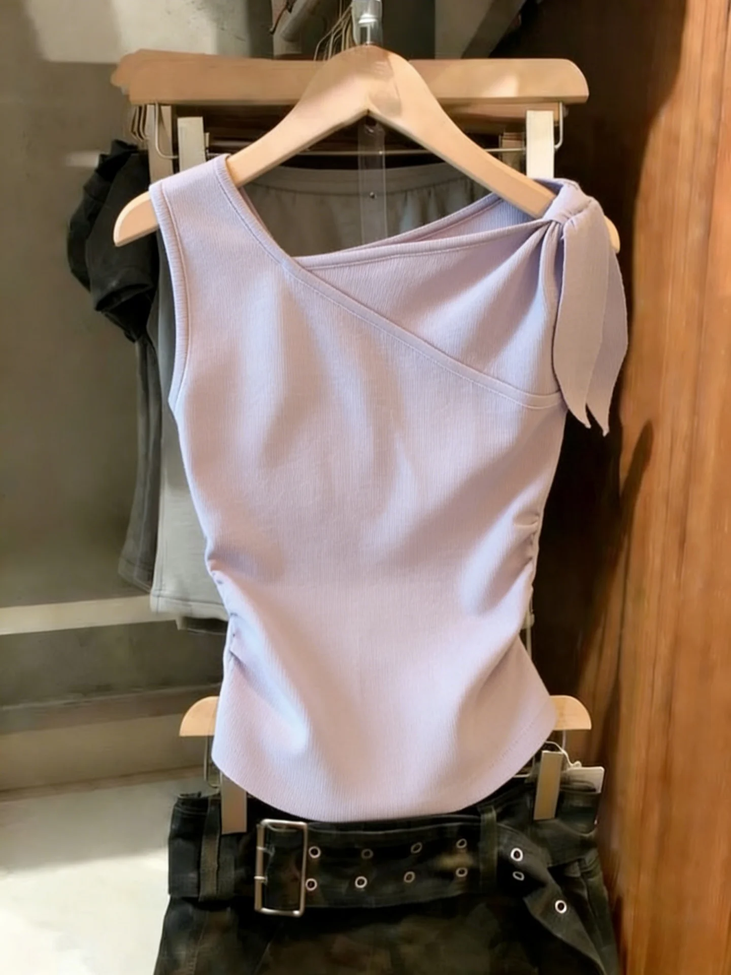 

Korean Style Soft Knot Belted Knitted Vest Women Summer 2026 New Fashion Slim Fit Sleeveless Top Polyester Fiber