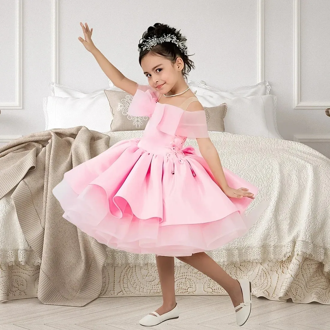 Custom Flower Girl Dress for Wedding First Christmas Party with Off Shoulder Big Bow Decoration and Multi Layer Ruffled Organza