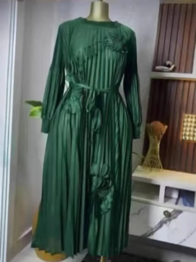 Sukienka Miyake Plisowana Jednolita Kolor Lampionowy Rękaw Ręcznie Robione Koraliki Ozdobne Kwiaty Okrągły Dekolt Afrykańska Luźna Sukienka Nowość Lato 2025