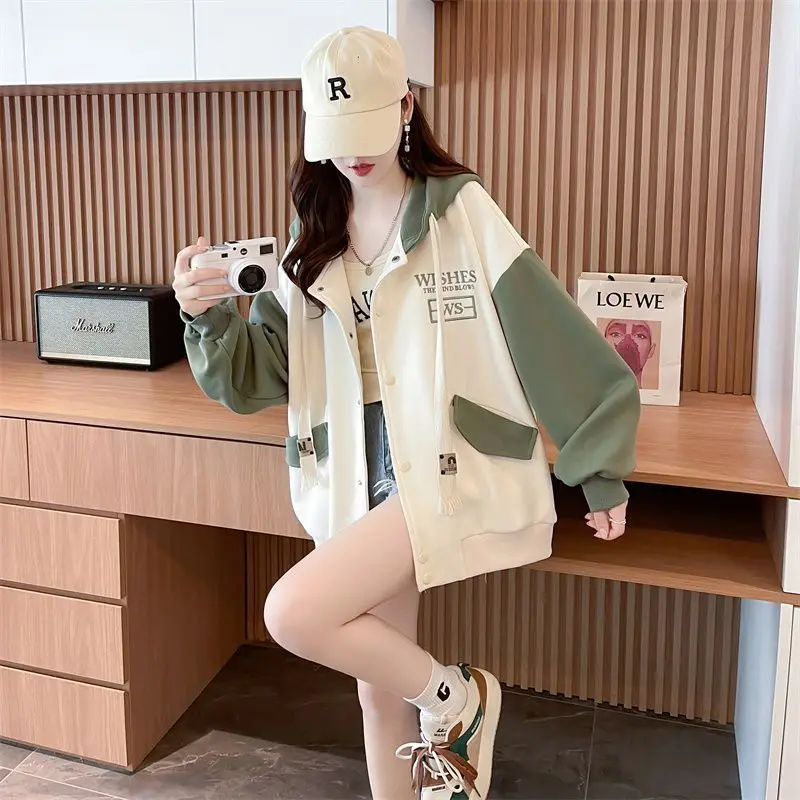 Nueva sudadera cárdigan holgada informal para mujer con terciopelo añadido y chaqueta con capucha gruesa béisbol holgado de gran tamaño con contraste