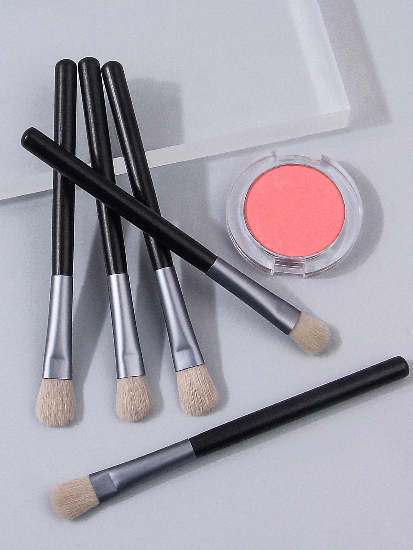 5pcs Eyeshadow Brush Professional-Grade Blending Tool, precise Powder Pickup, Soft Bristles, European and American Cut / Korean