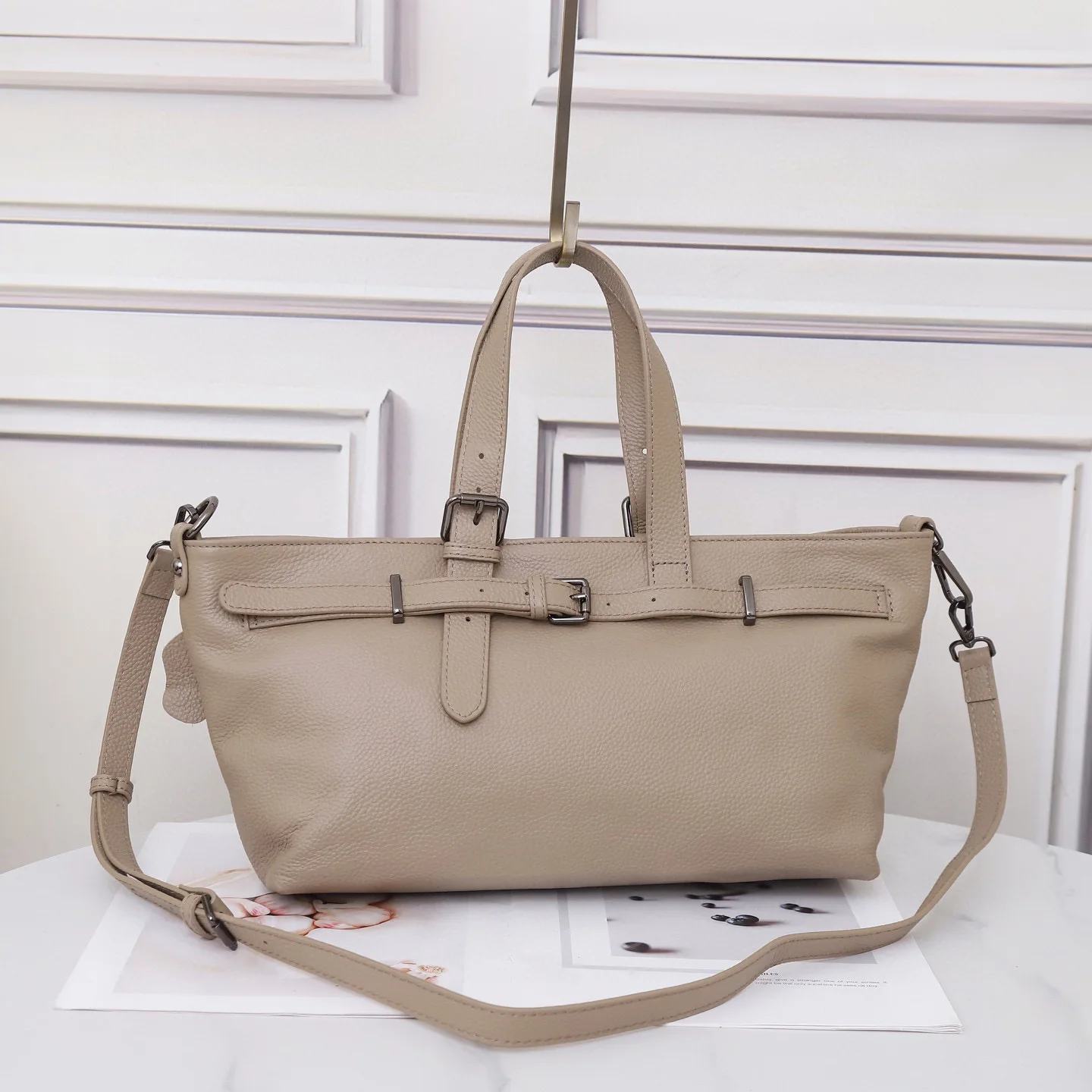 

Genuine Grade Cow Leather Women Large Shoulder Crossbody Bag Luxury Designer Brand Female High Quality Handbag for Woman Cowhide